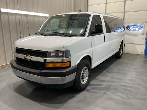 2017 Chevrolet Express 3500 LT