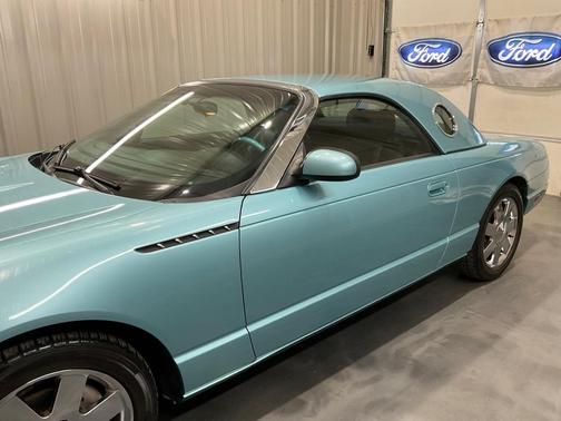 2002 Ford Thunderbird