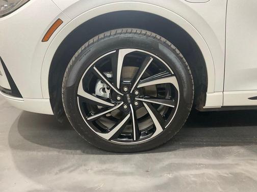 White Metallic 2023 Lincoln Corsair Grand Touring