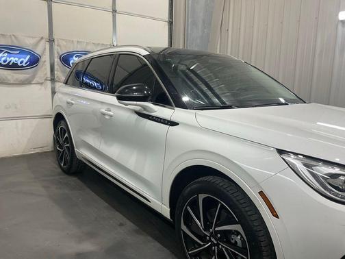 White Metallic 2023 Lincoln Corsair Grand Touring