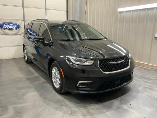 2022 Chrysler Pacifica Touring-L