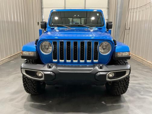 2022 Jeep Gladiator Overland
