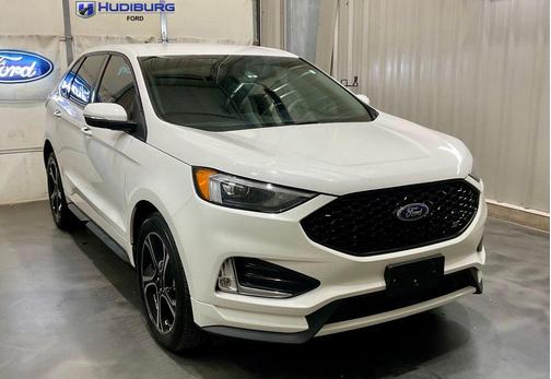 White Metallic 2023 Ford Edge ST