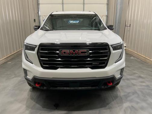 2025 GMC Acadia AT4