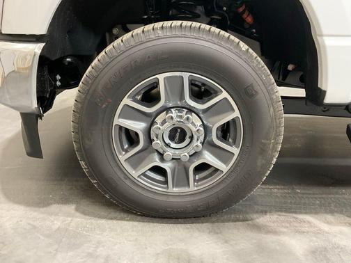 2026 Ford F-350 Lariat Super Duty