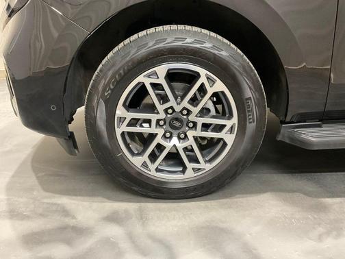 Black Metallic 2025 Ford Expedition Max Active