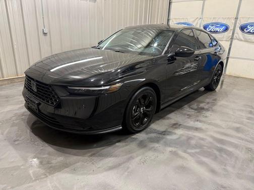 Black 2025 Honda Accord SE