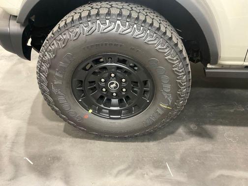 Desert Sand 2026 Ford Bronco Badlands