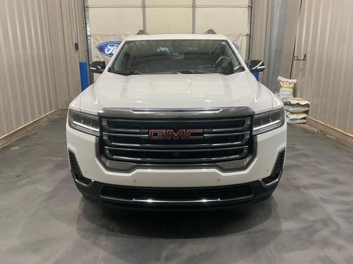 Summit White 2022 GMC Acadia AT4