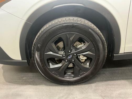 Crystal White Pearl 2021 Subaru Outback Onyx Edition XT