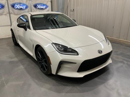 2024 Toyota GR86 Premium