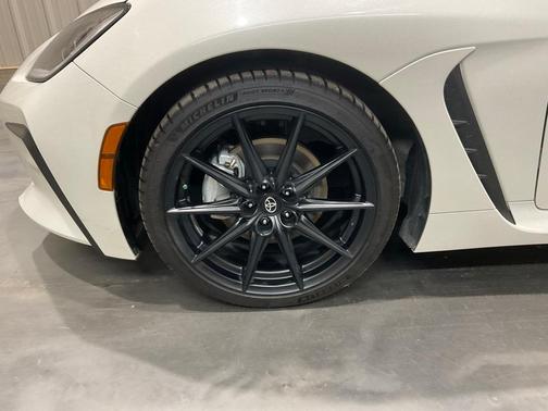 2024 Toyota GR86 Premium