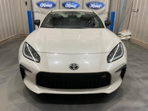 2024 Toyota GR86 Premium