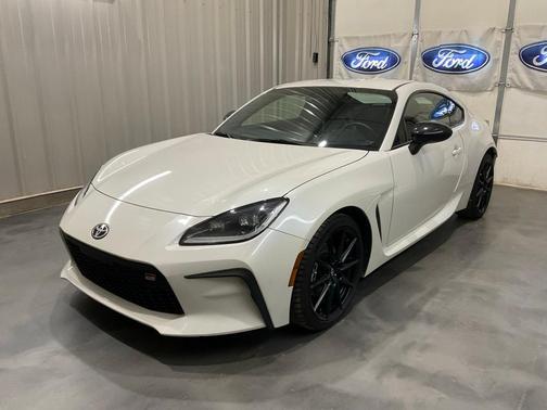 2024 Toyota GR86 Premium