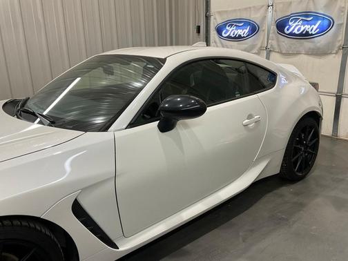 2024 Toyota GR86 Premium