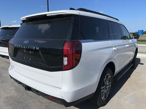 White Metallic 2025 Ford Expedition Active