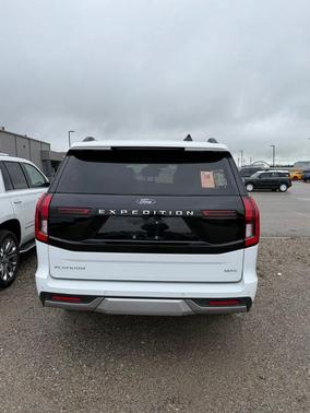 Oxford White 2025 Ford Expedition Max Platinum