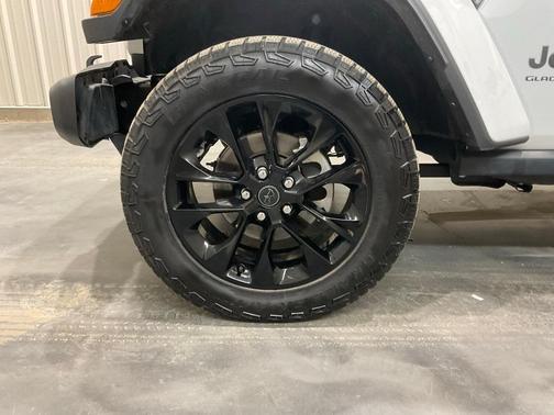 2024 Jeep Gladiator Nighthawk