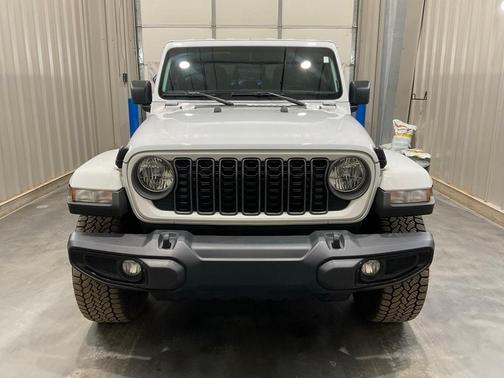 2024 Jeep Gladiator Nighthawk