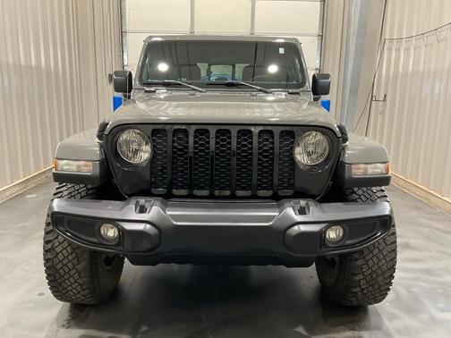 2022 Jeep Gladiator Sport