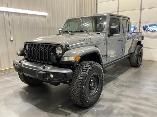 2022 Jeep Gladiator Sport