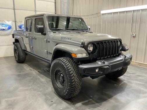 2022 Jeep Gladiator Sport