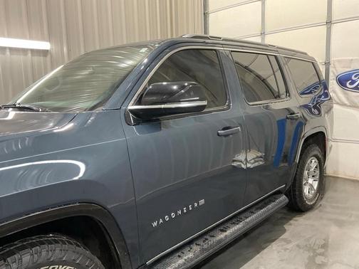 2024 Jeep Wagoneer Base