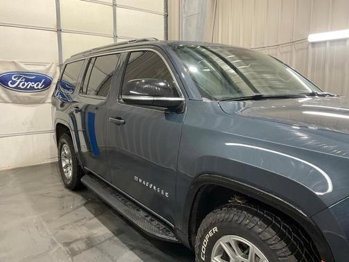 2024 Jeep Wagoneer Base