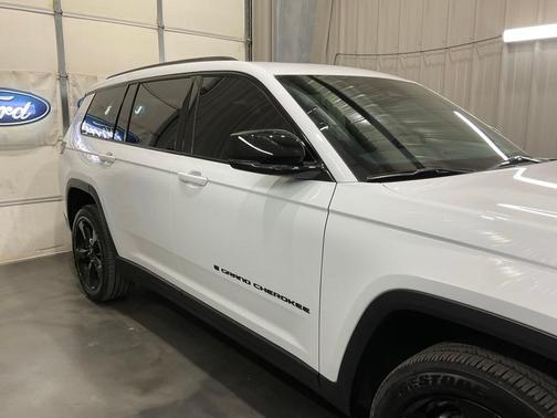 2024 Jeep Grand Cherokee L Laredo