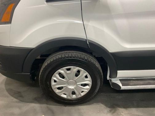 Oxford White 2025 Ford Transit-250 Base