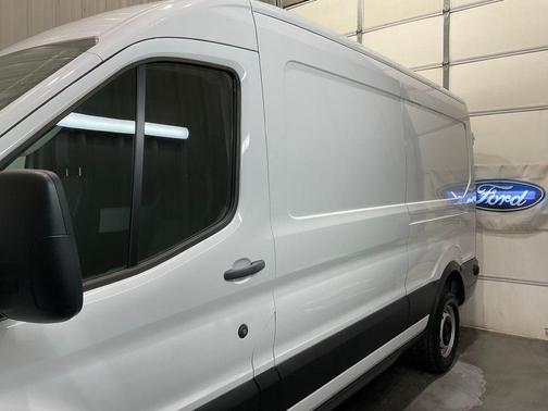 2024 Ford Transit-250 148 WB Medium Roof Cargo