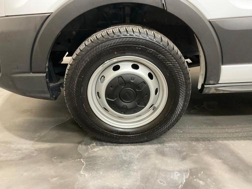 2024 Ford Transit-250 148 WB Medium Roof Cargo