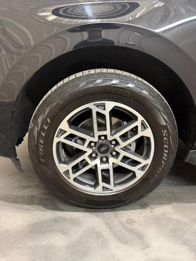Black Metallic 2025 Ford Expedition Active