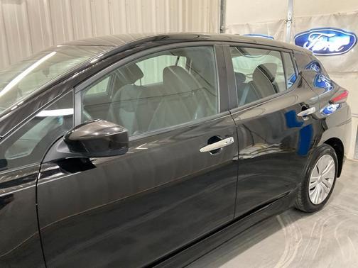 2024 Nissan Leaf S
