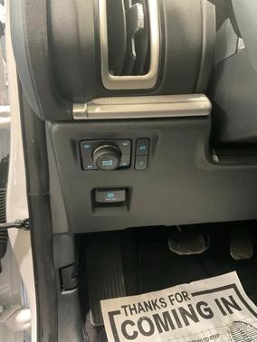 Oxford White 2025 Ford Expedition Active