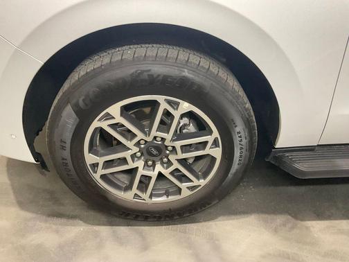 Oxford White 2025 Ford Expedition Max Active