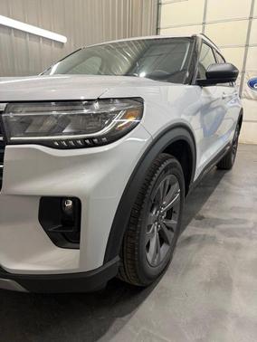 Space White Metallic 2026 Ford Explorer Active