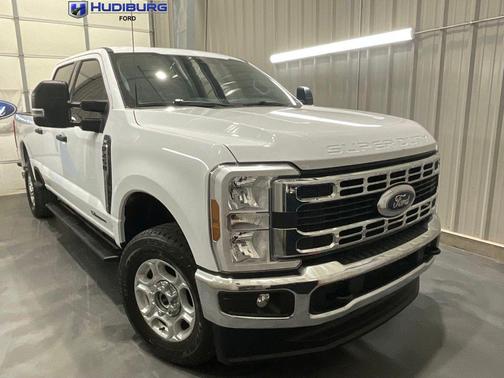 Oxford White 2025 Ford F-250 XLT