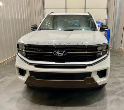 Star White 2027 Ford Expedition King Ranch