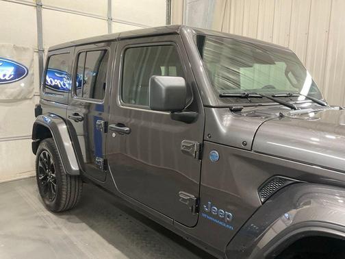 2025 Jeep Wrangler 4xe Sahara