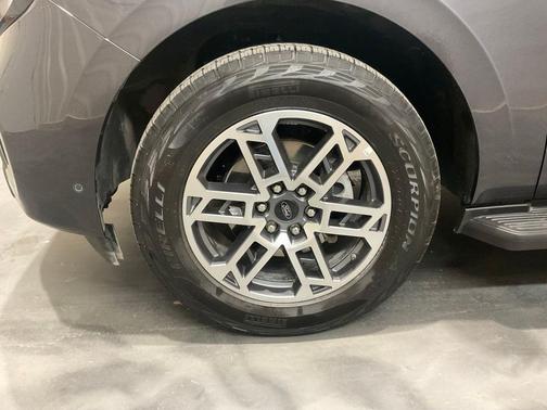 Gray Metallic 2025 Ford Expedition Max Active
