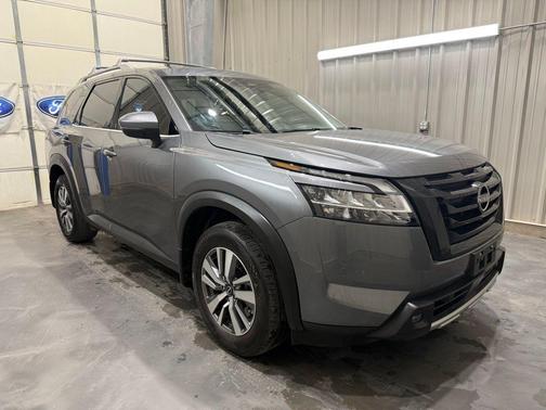 Gun Metallic 2023 Nissan Pathfinder SL
