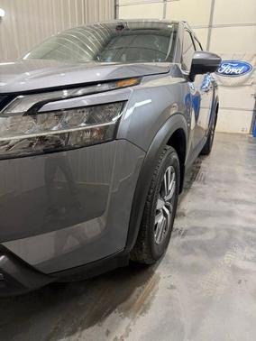 Gun Metallic 2023 Nissan Pathfinder SL