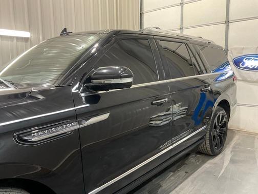 2022 Lincoln Navigator L Reserve