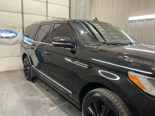 2022 Lincoln Navigator L Reserve