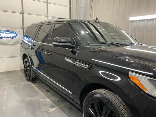 2022 Lincoln Navigator L Reserve