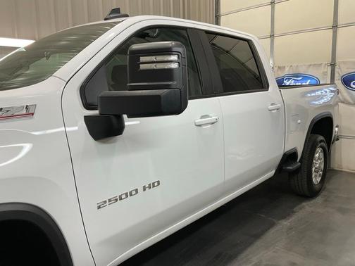 2024 Chevrolet Silverado 2500 LT