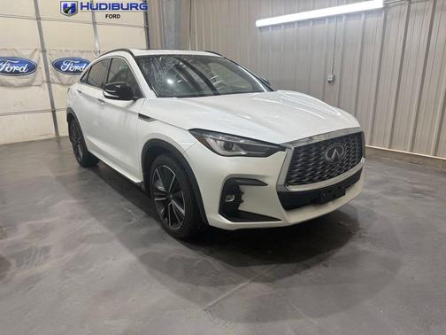 Radiant White 2025 INFINITI QX55 LUXE