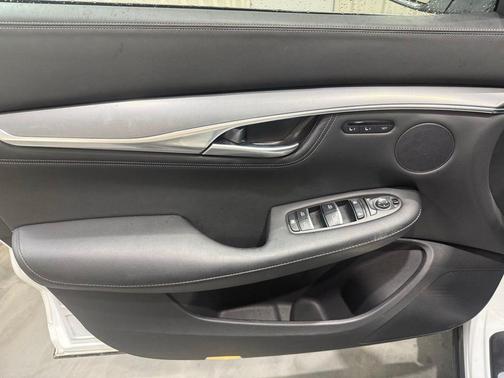 Radiant White 2025 INFINITI QX55 LUXE