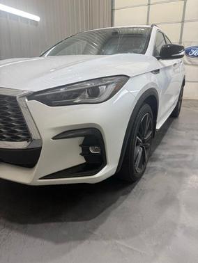 Radiant White 2025 INFINITI QX55 LUXE